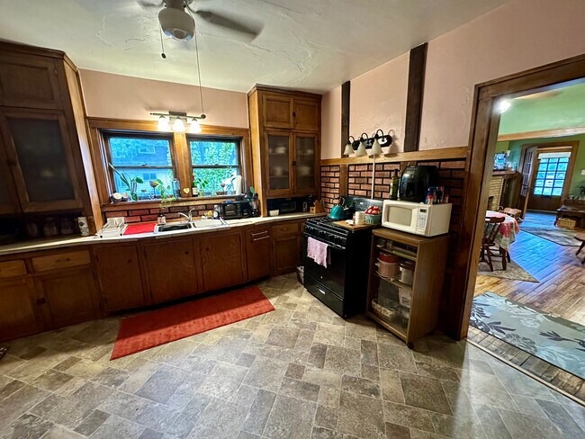 Building Photo - 2777 N 48th St