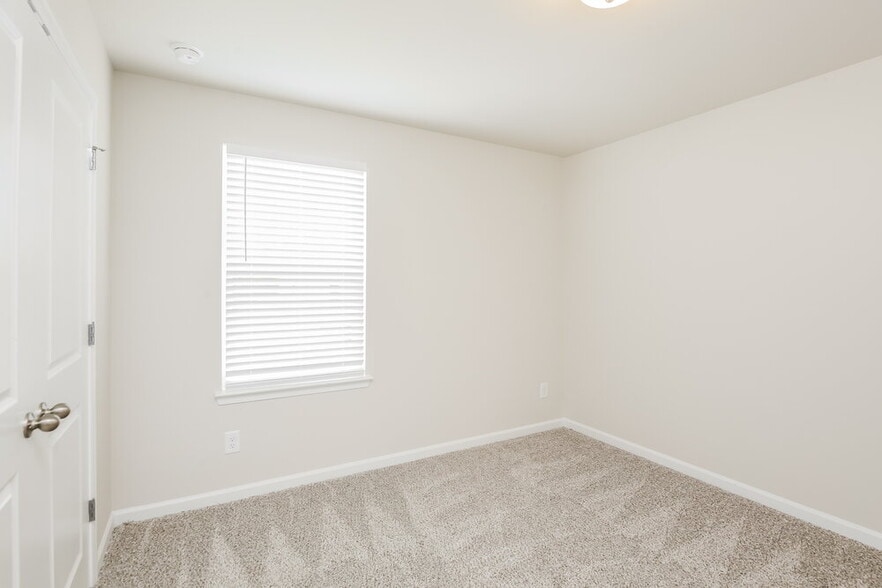 Building Photo - 137 Longleaf St