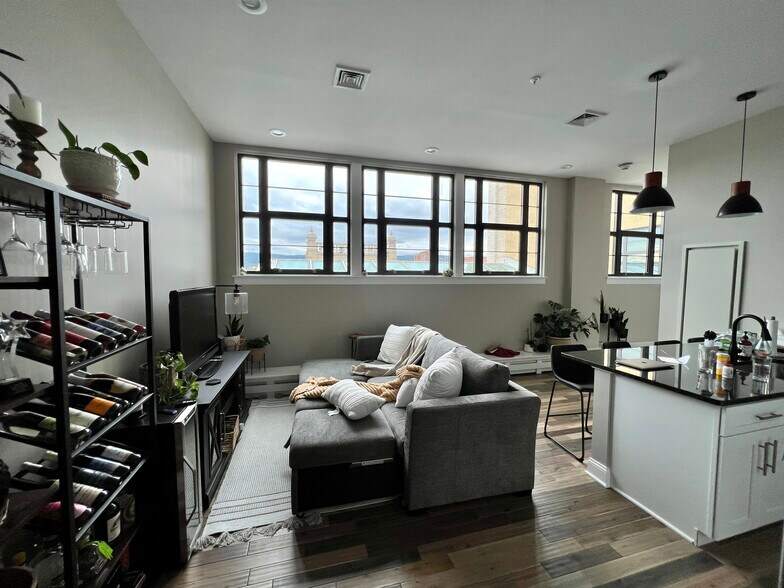 Building Photo - 409 Lackawanna Ave