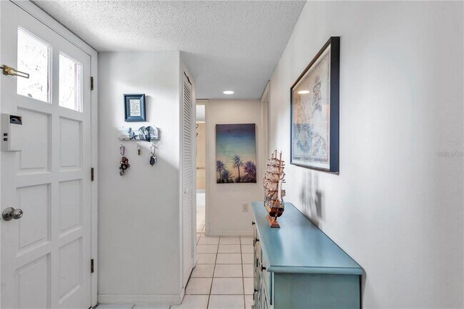 Building Photo - 425 Windrush Bay Dr