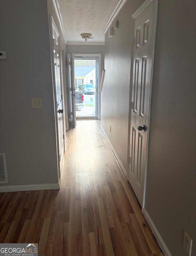 Building Photo - 2059 Charter Ln