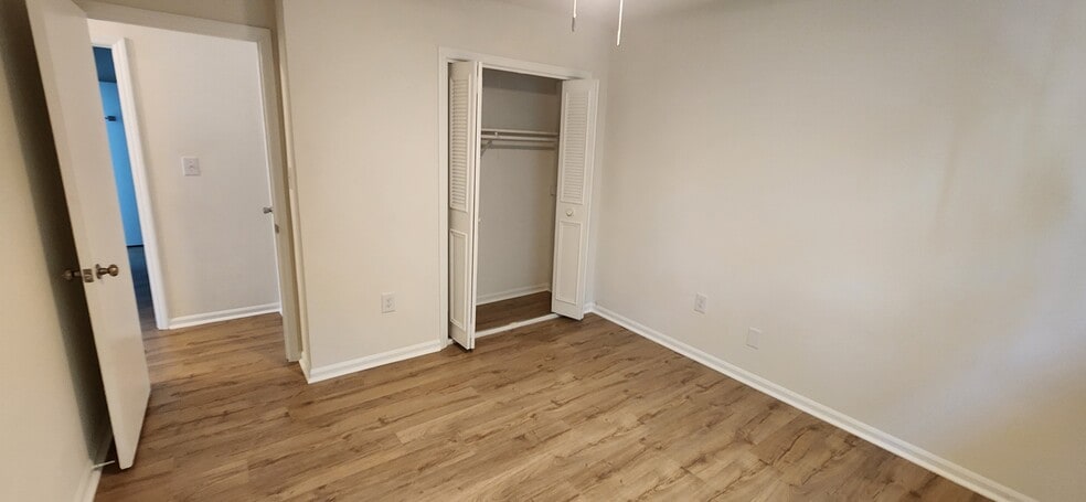 Upstairs Bedroom 2 - 1704 Danbury Dr