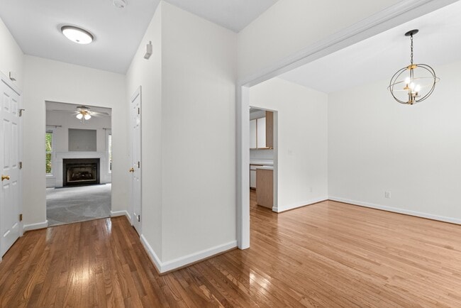 Building Photo - 2723 Sterling Park Dr