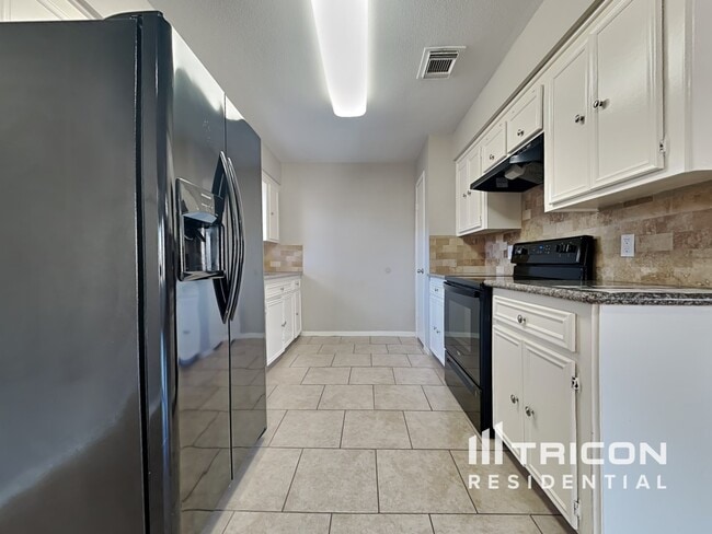 Building Photo - 5515 Fallengate Dr