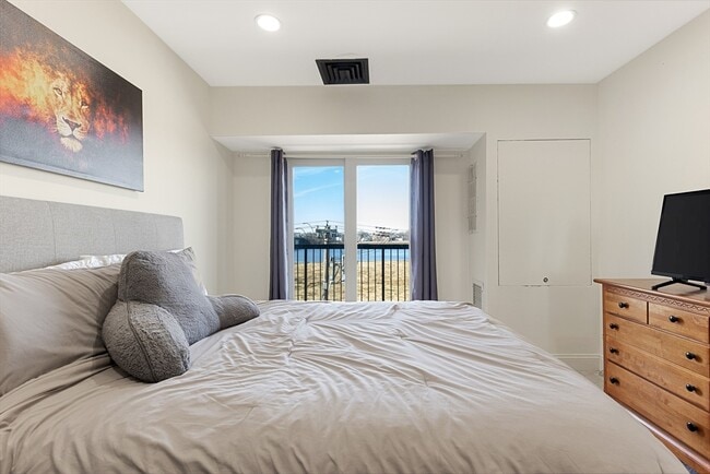 Building Photo - 133 Commander Shea Blvd