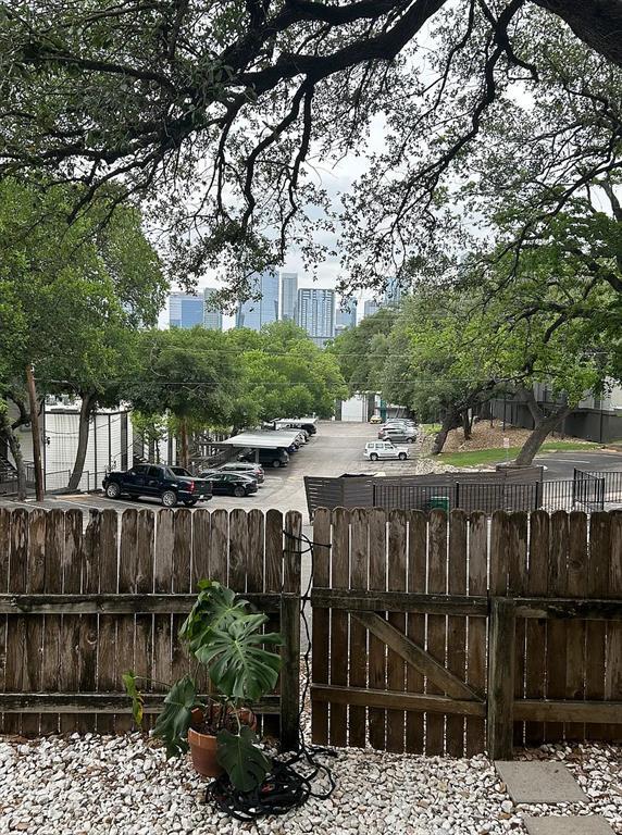 Building Photo - 620 S 1st St