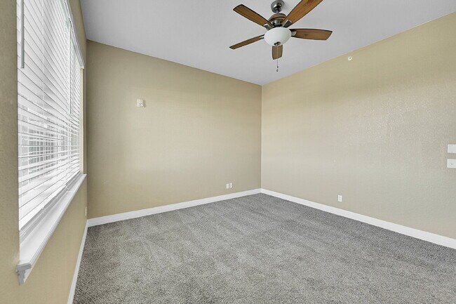 Building Photo - $2,195.00, 2-bed, 2-bath, located in Denve...