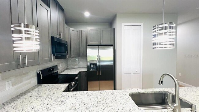 Building Photo - 160 Coral Reef Ct N