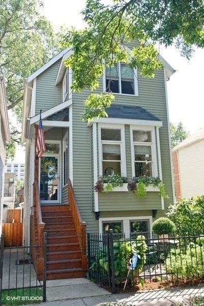 Primary Photo - 1729 N Wood St