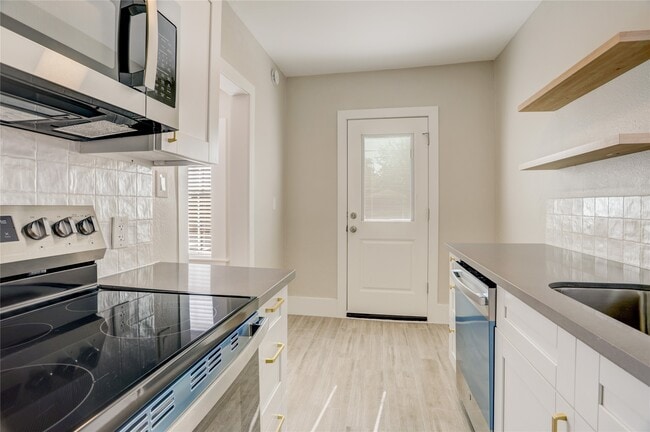 Building Photo - 4314 Bell St