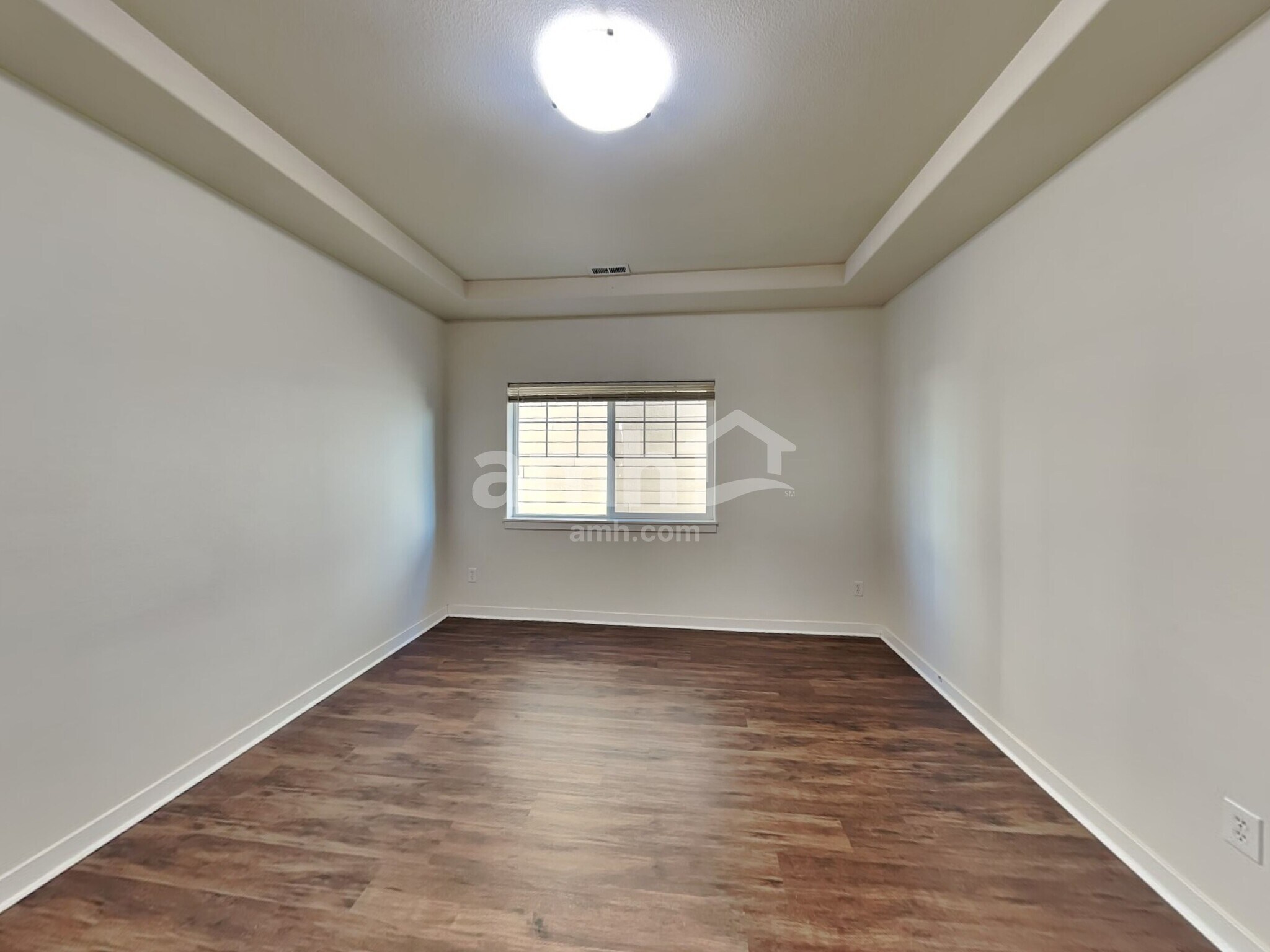 Building Photo - 7337 Rainier Dr