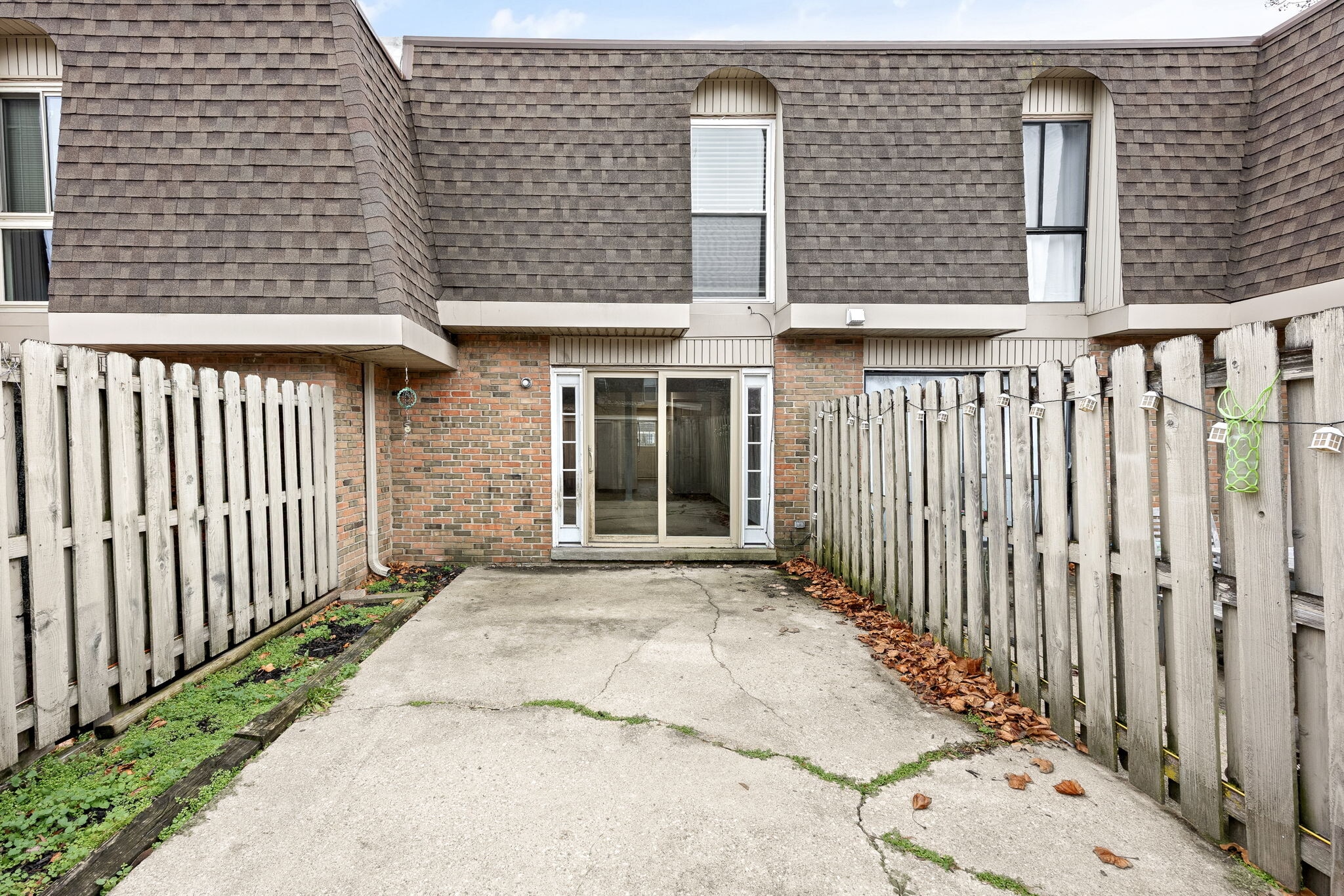 Building Photo - 7488 Country Brook Dr