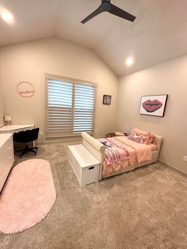 Building Photo - 4 Bedroom 3 Bathroom for Rent