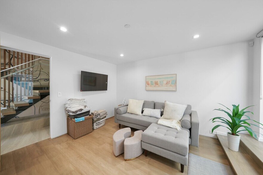 Building Photo - 1500 Ocean Dr