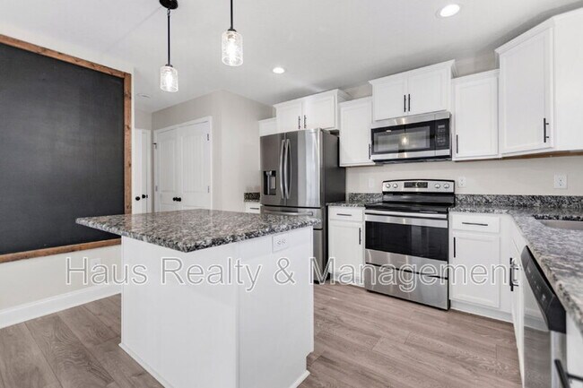 Building Photo - 152 Bonnell Dr