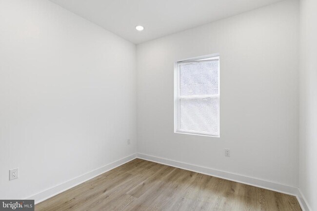 Building Photo - 630 W Cumberland St