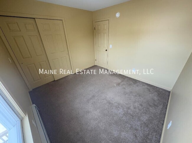 Building Photo - 53 Valley View Ln