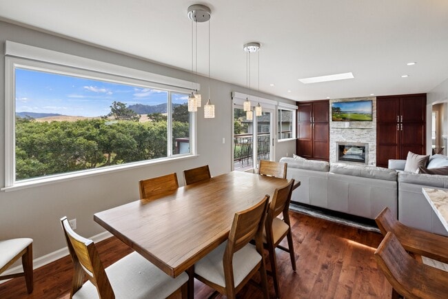 Building Photo - 3035 Ribera Rd