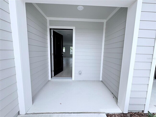 Building Photo - 866 Lynx St