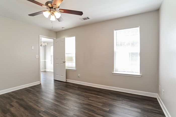 Building Photo - 5021 Magnasco Ln