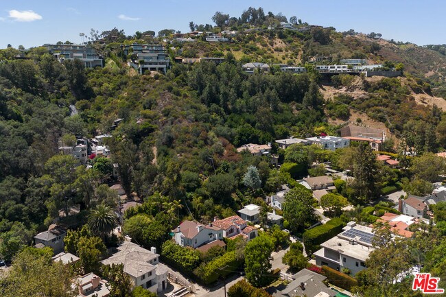 Building Photo - 1407 N Beverly Dr