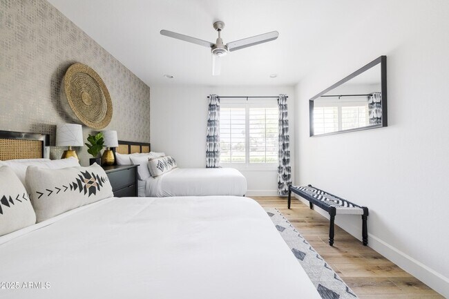 Building Photo - 5226 E Kathleen Rd