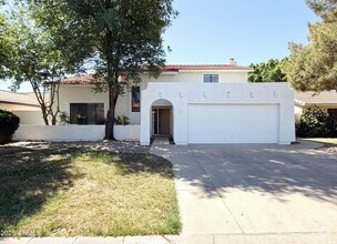 Building Photo - 1529 E Edgewater Dr