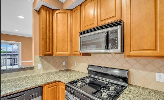 Building Photo - 15-1303-1-19 Tichenor Ln