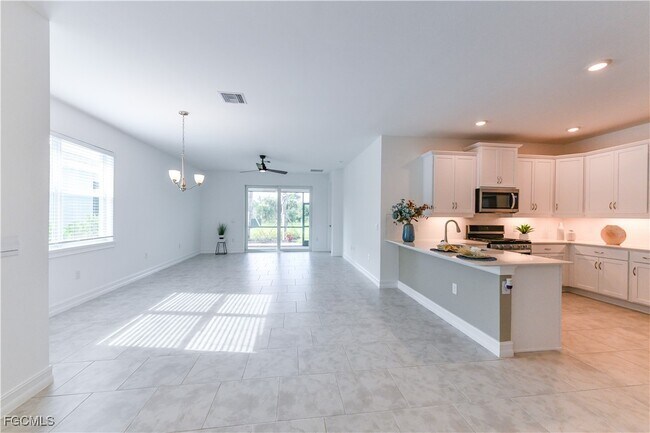 Building Photo - 43878 Blue Heron Ln