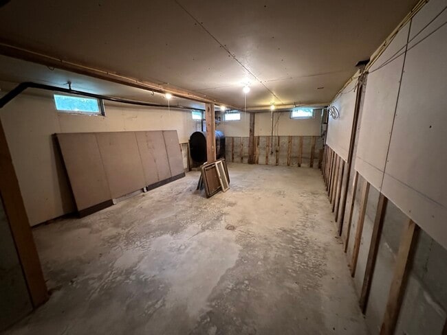 Building Photo - 618 Shearer Hill Rd