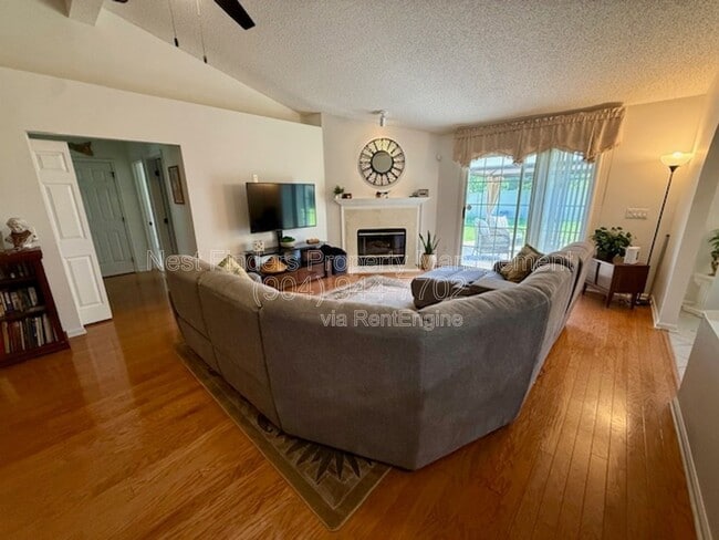 Building Photo - 5524 Hidden Ridge Dr