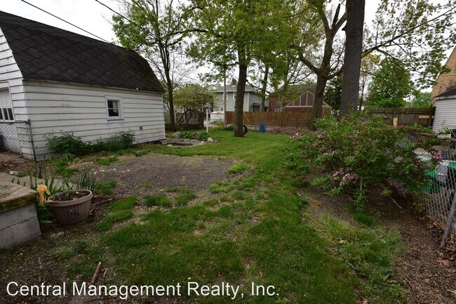 Building Photo - 2 br, 1 bath House - 1009 W. Grove