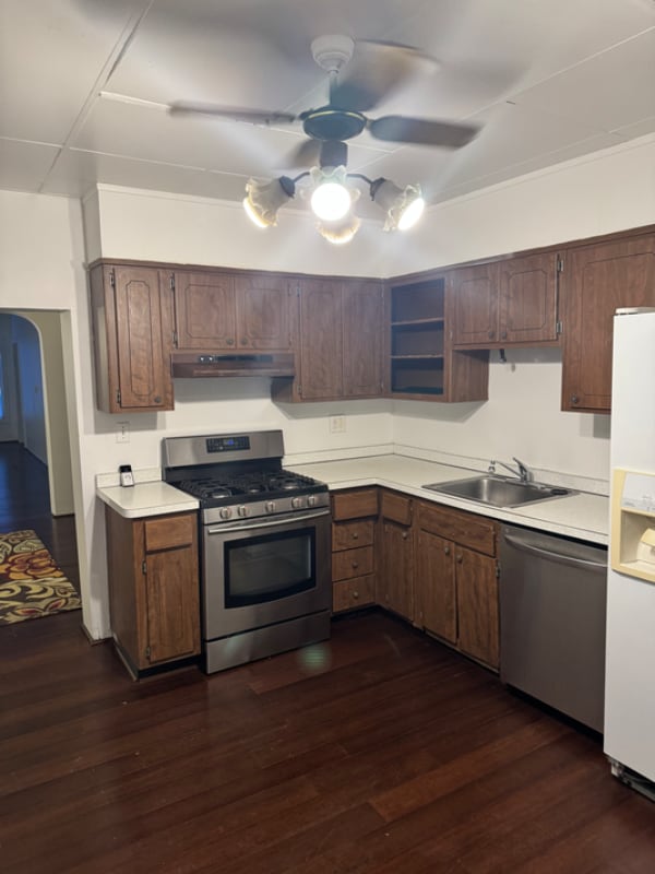 Building Photo - 252 W 3rd St