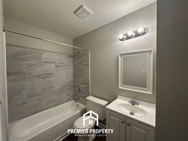 Building Photo - 6467 Llano Ave