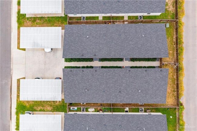 Building Photo - 1511 Playa Dr