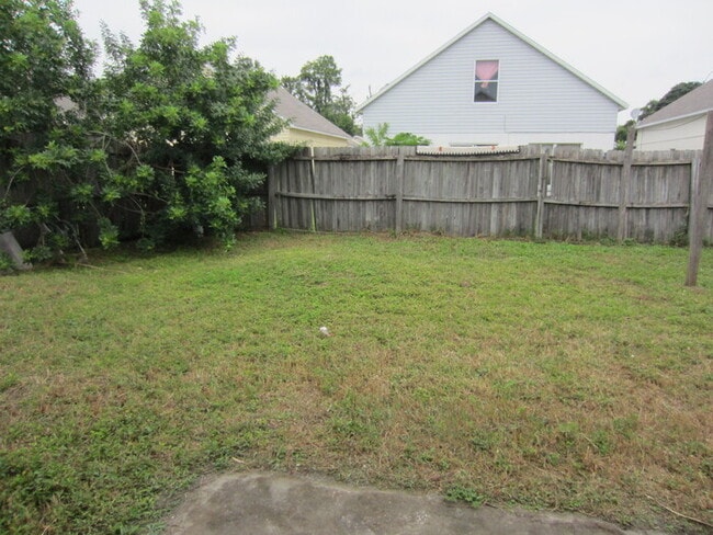 Building Photo - Single Family Home in Orlando