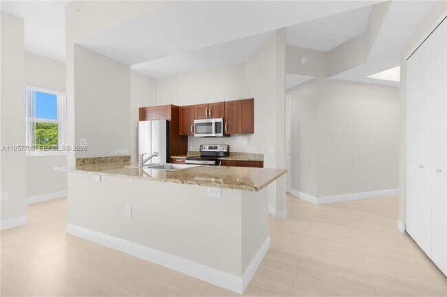 Building Photo - 20000 E Country Club Dr