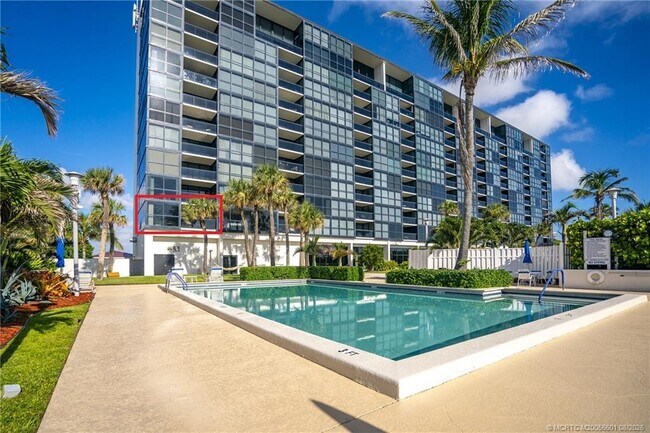 Building Photo - 10410 S Ocean Dr