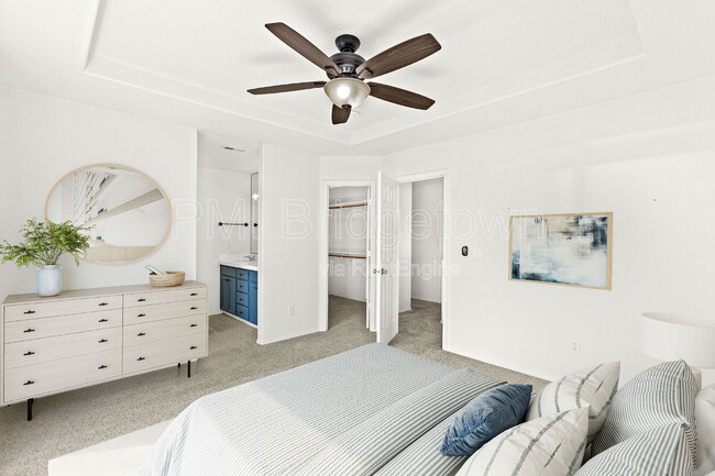 Building Photo - 2136 NE 13th Ave