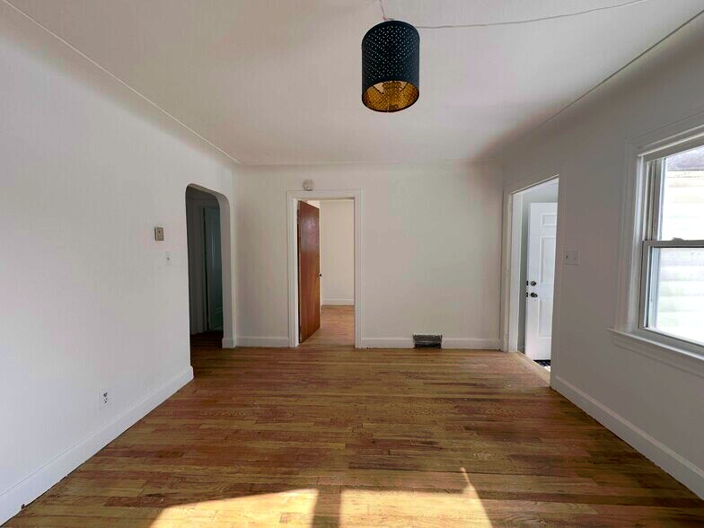 Living room - 160 W Milton Ave