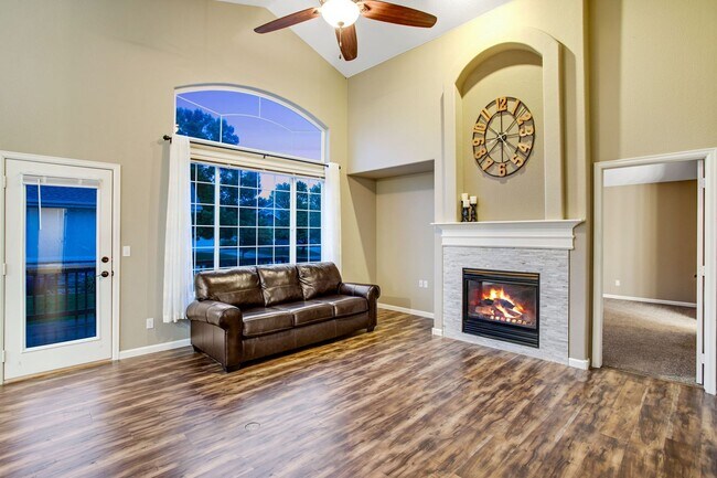 Building Photo - Stunning Updated Patio Home in Highland Me...