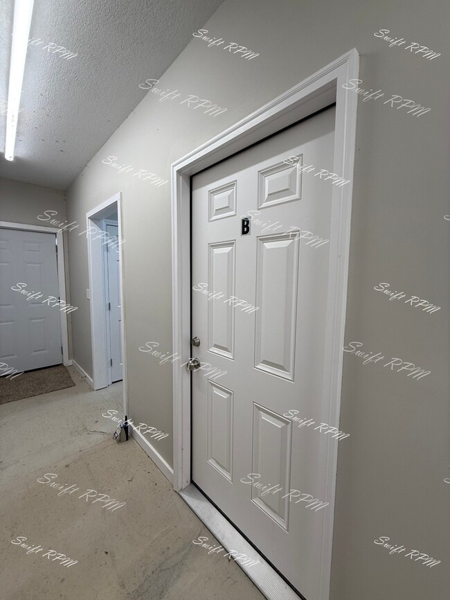 Building Photo - 119 Kickapoo St