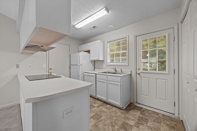 Building Photo - Welcome to Ashcroft at the Commons!