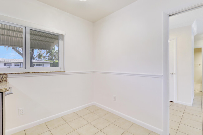 Building Photo - 1284 SW 9th St