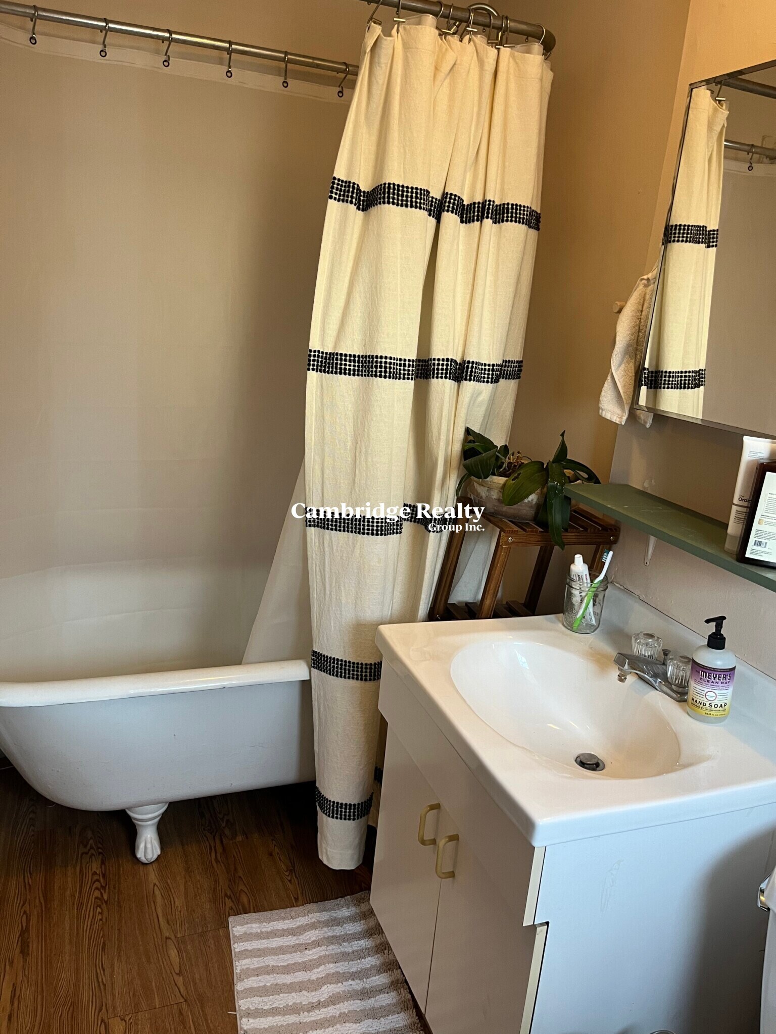 Building Photo - 17 Endicott Ave