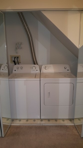 washer/dryer - 1009 Simsbury Ct