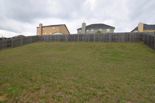 Building Photo - Huge 5 Bed/4 Bath Home Near Ft. Gordon