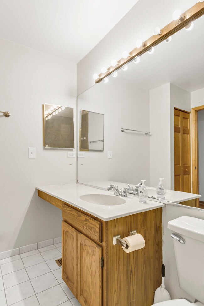 Building Photo - 3224 Bremerton Ln