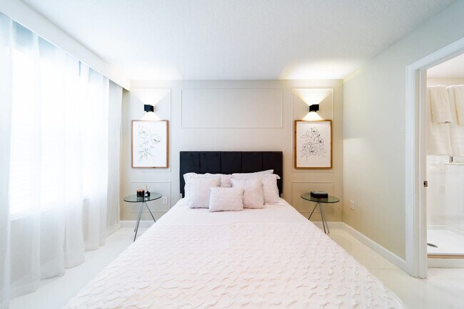 Building Photo - 2869 Bookmark Dr