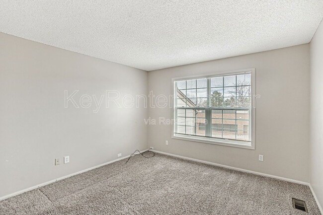 Building Photo - 14129 E Warren Pl